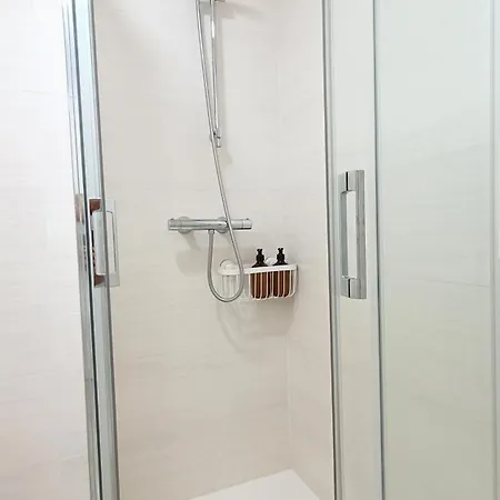 דירה Bright & Spacious 3Br Apt Near Beach, Heated Pool *