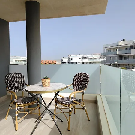 דירה Bright & Spacious 3Br Apt Near Beach, Heated Pool *